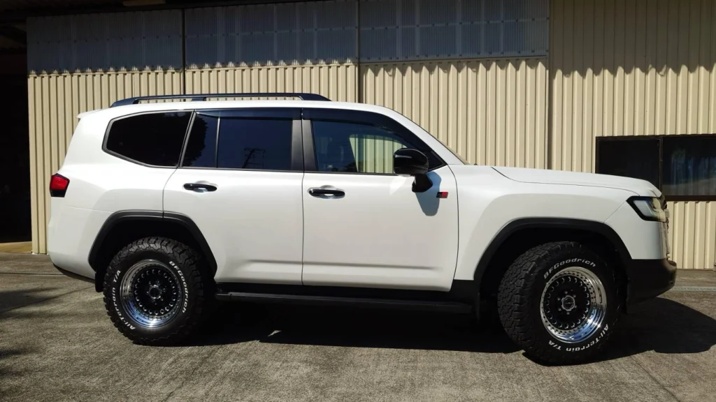 LandCruiser-300-7-4