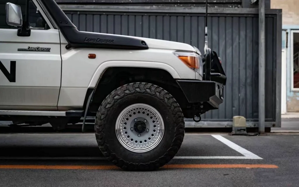 LandCruiser-70-12-3
