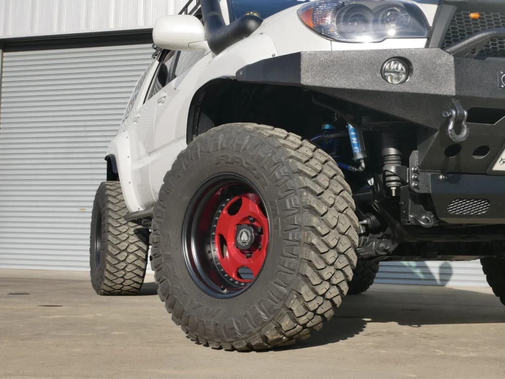 Hilux-Surf-215-1-2