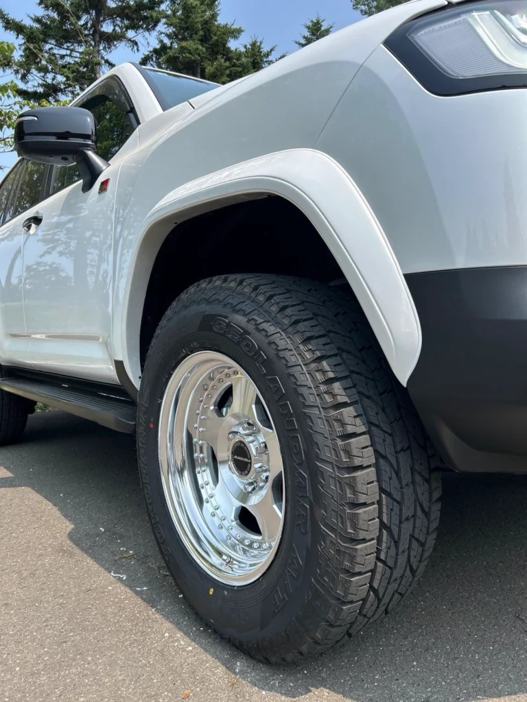 LandCruiser-300-1-4