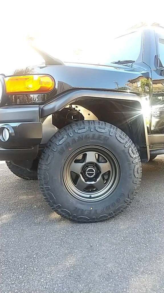 FJ-Cruiser-3-4