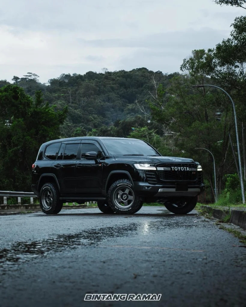 LandCruiser-300-4-1