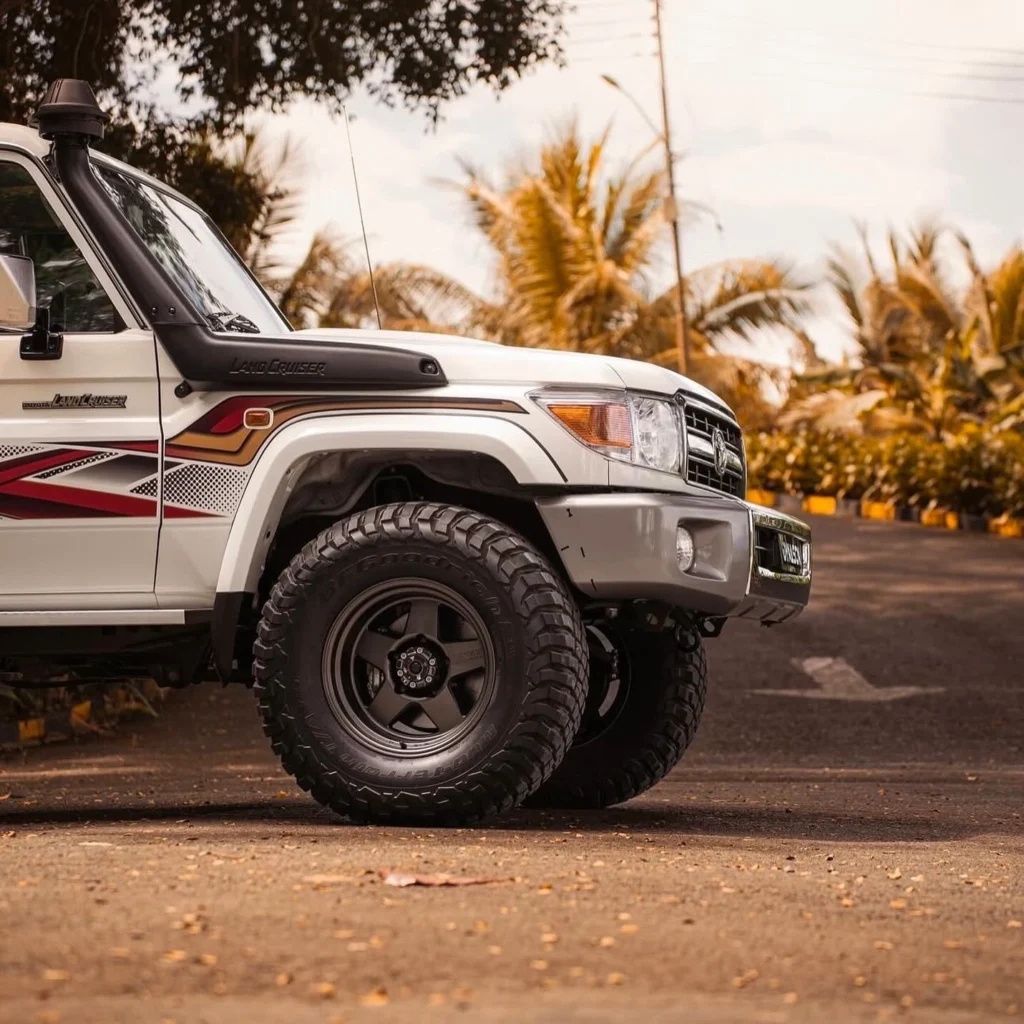 LandCruiser-70-3-2