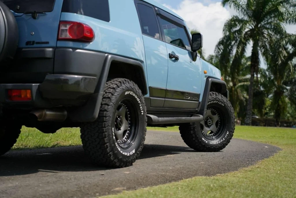 FJ-Cruiser-1-2