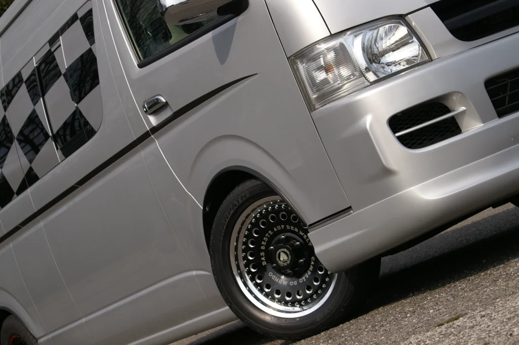 HIACE-1-1