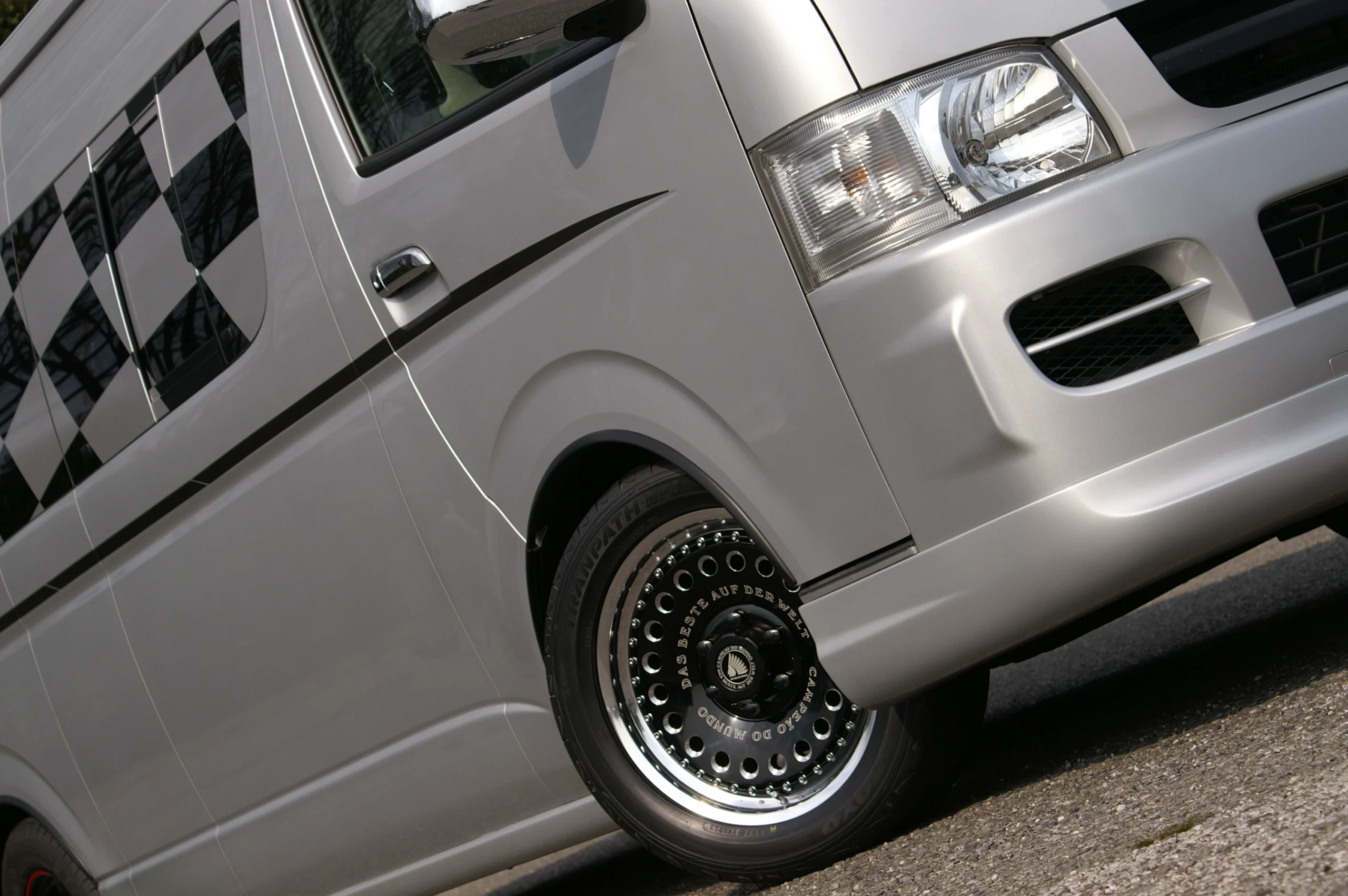 HIACE-1-1