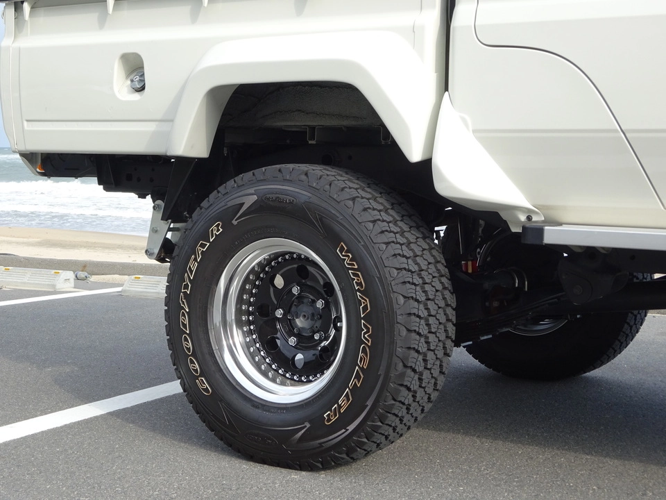 LandCruiser-70-18-3